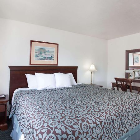 Days Inn By Wyndham Orange Anaheim Экстерьер фото