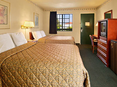 Days Inn By Wyndham Orange Anaheim Номер фото