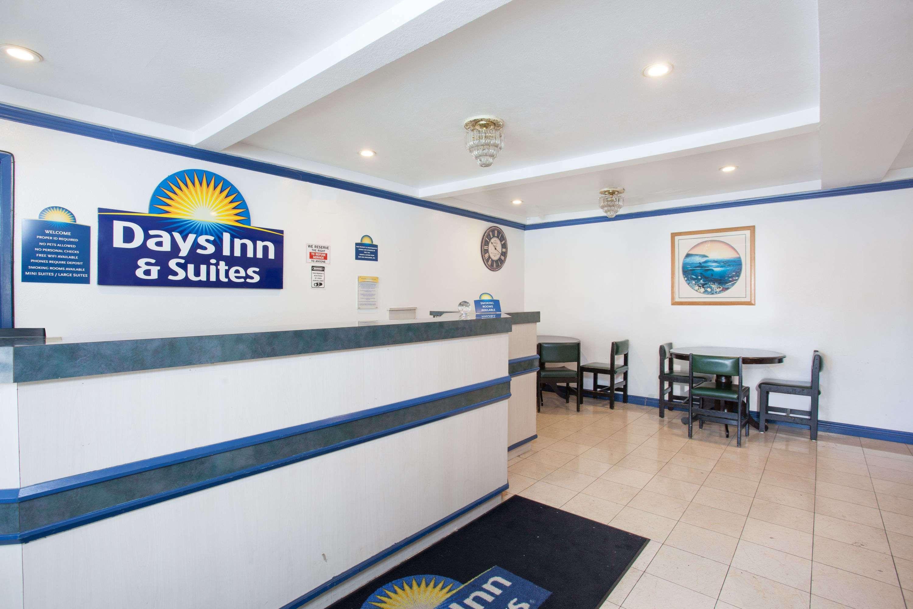 Days Inn By Wyndham Orange Anaheim Экстерьер фото