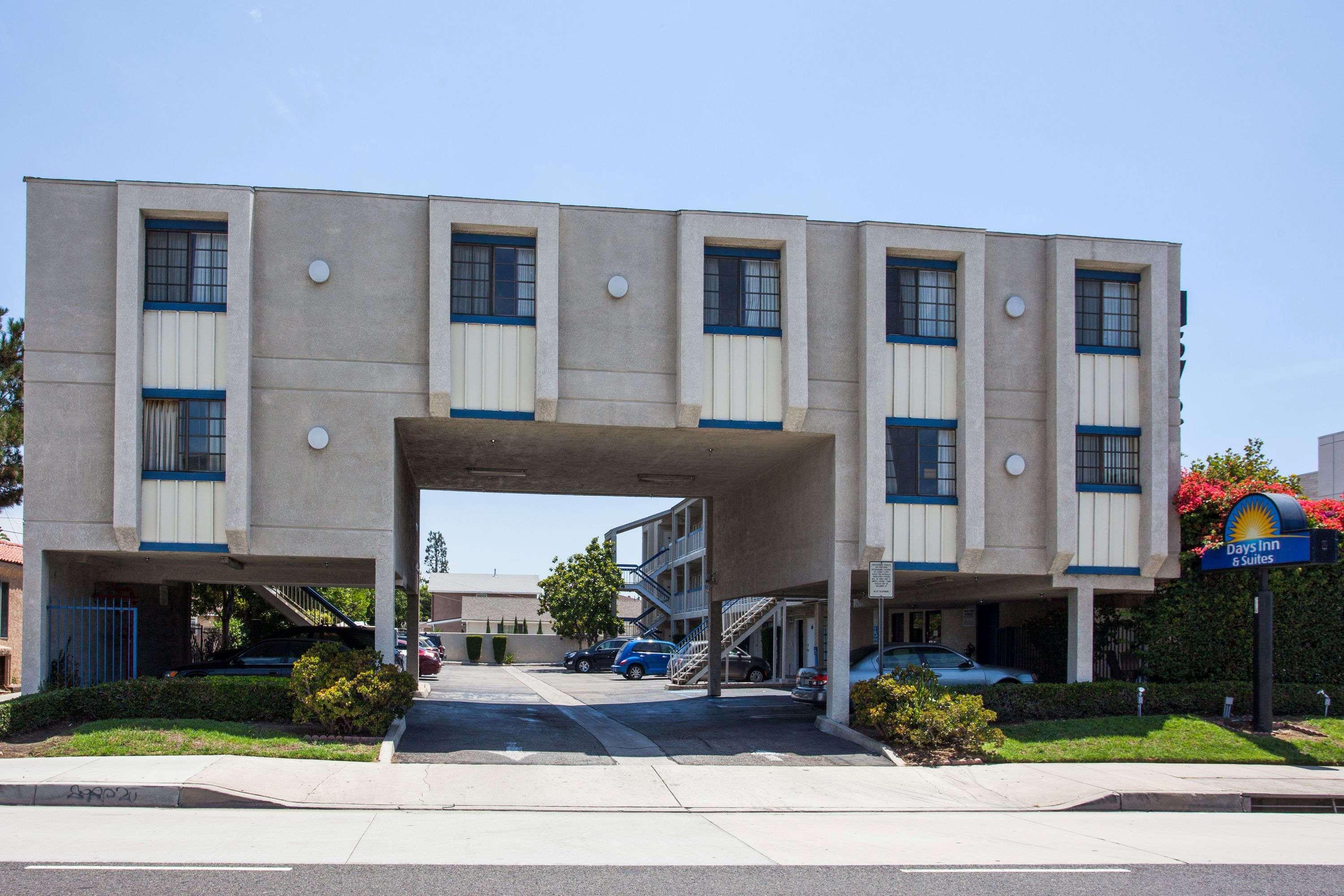 Days Inn By Wyndham Orange Anaheim Экстерьер фото
