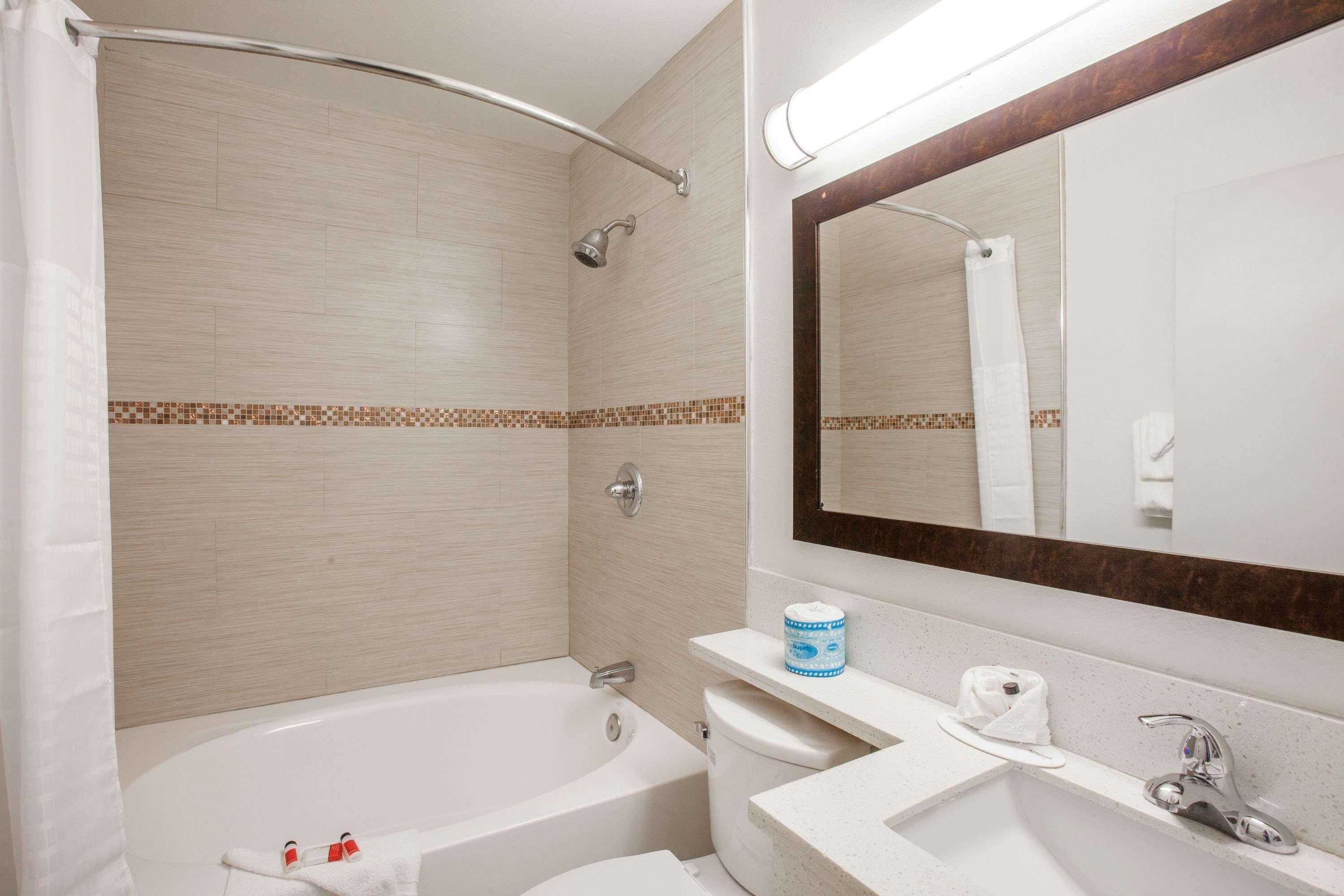 Days Inn By Wyndham Orange Anaheim Экстерьер фото