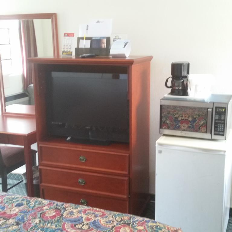 Days Inn By Wyndham Orange Anaheim Экстерьер фото
